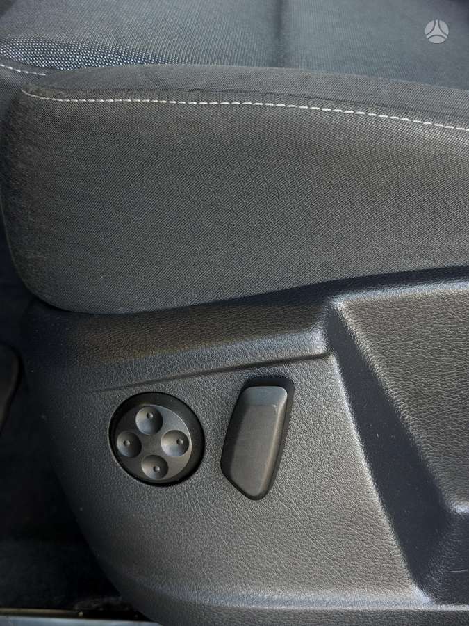 Volkswagen Sharan 2012 — photo 17