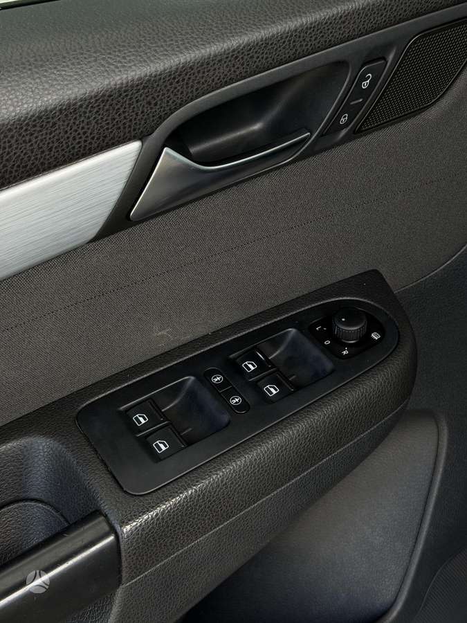 Volkswagen Sharan 2012 — photo 18