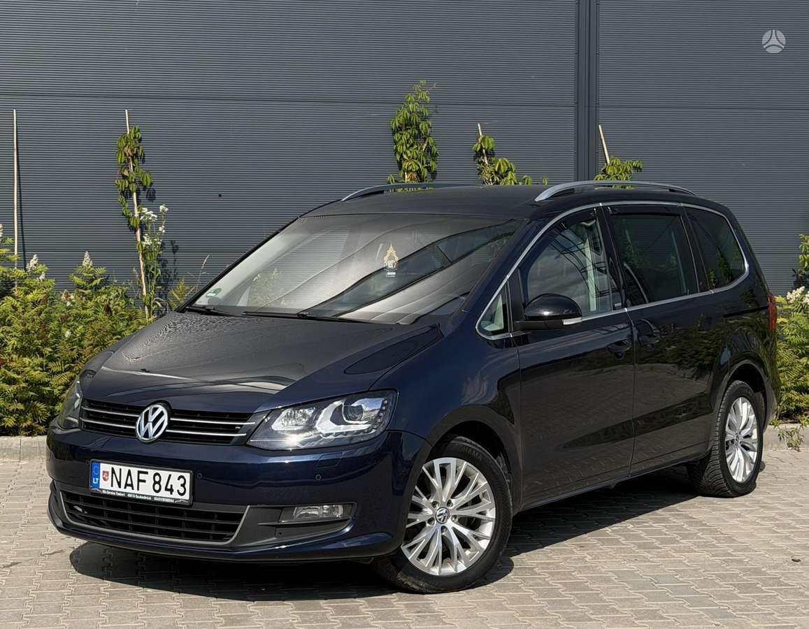 Volkswagen Sharan 2012 — rear view