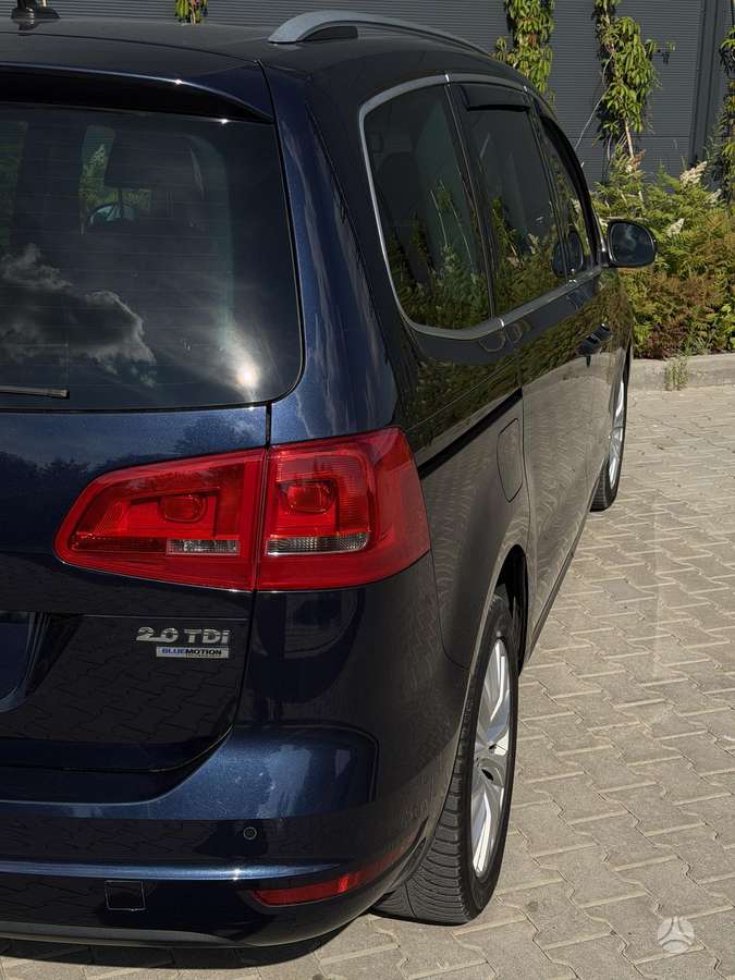 Volkswagen Sharan 2012 — photo 22
