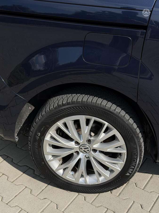 Volkswagen Sharan 2012 — photo 24