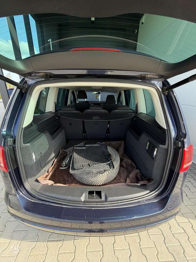 Volkswagen Sharan 2012 — photo 26