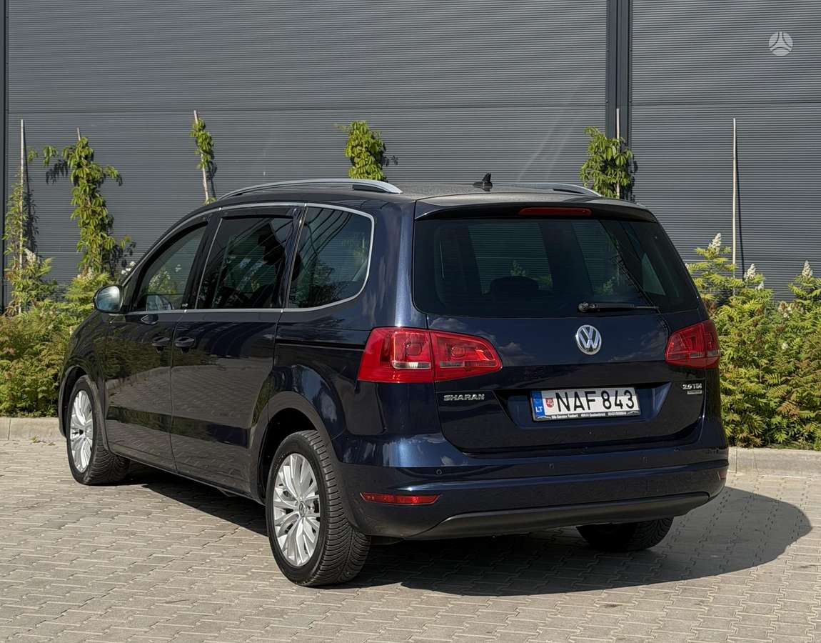 Volkswagen Sharan 2012 — interior