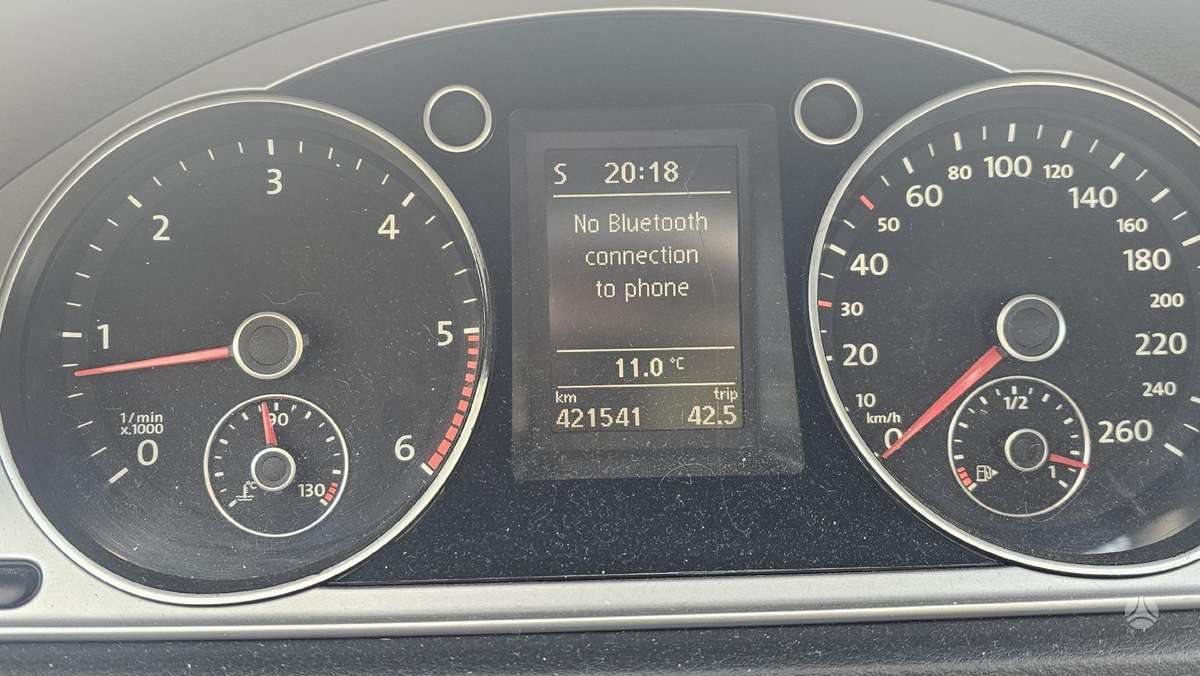 Volkswagen Passat 2011 — photo 11