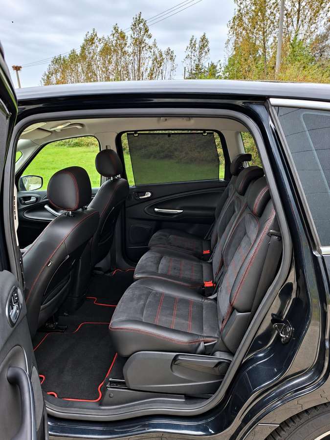 Ford S-MAX 2011 — photo 11