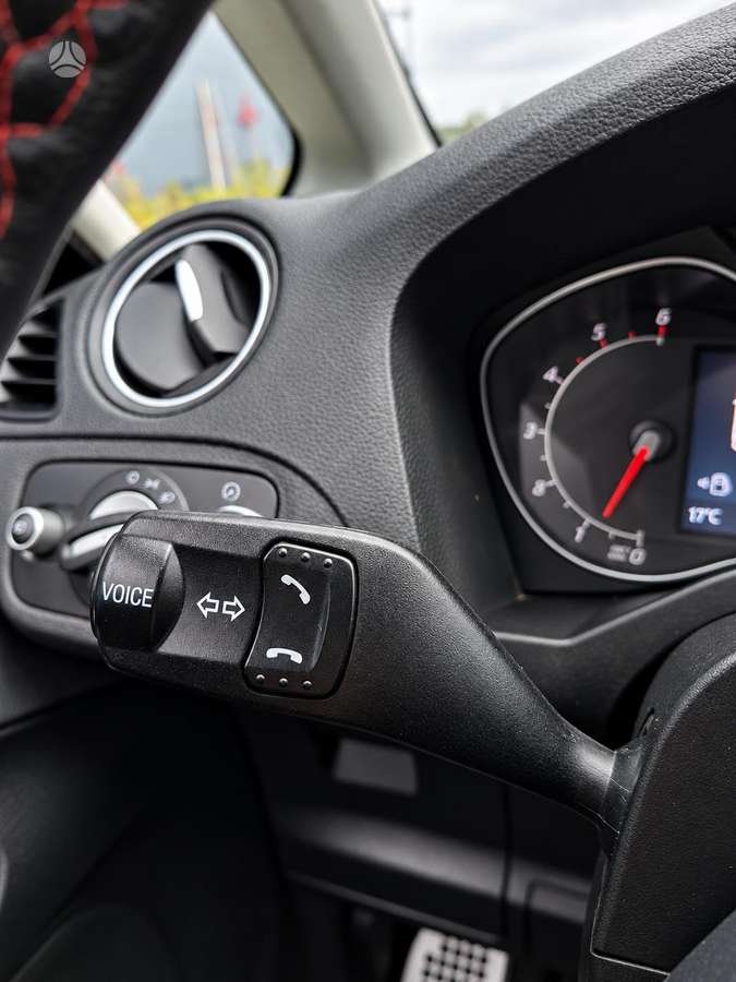 Ford S-MAX 2011 — photo 16