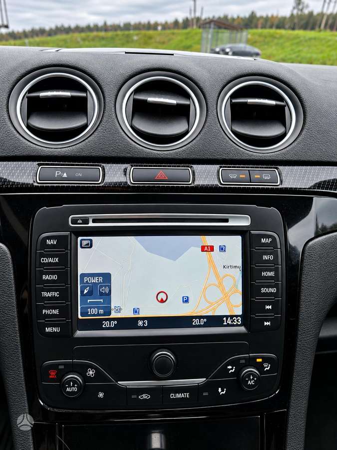 Ford S-MAX 2011 — photo 18
