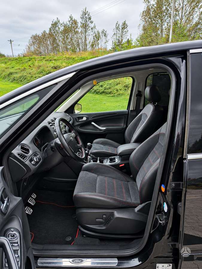 Ford S-MAX 2011 — photo 8