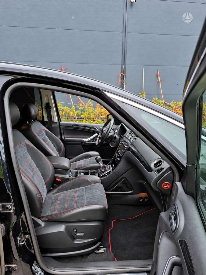 Ford S-MAX 2011 — photo 9