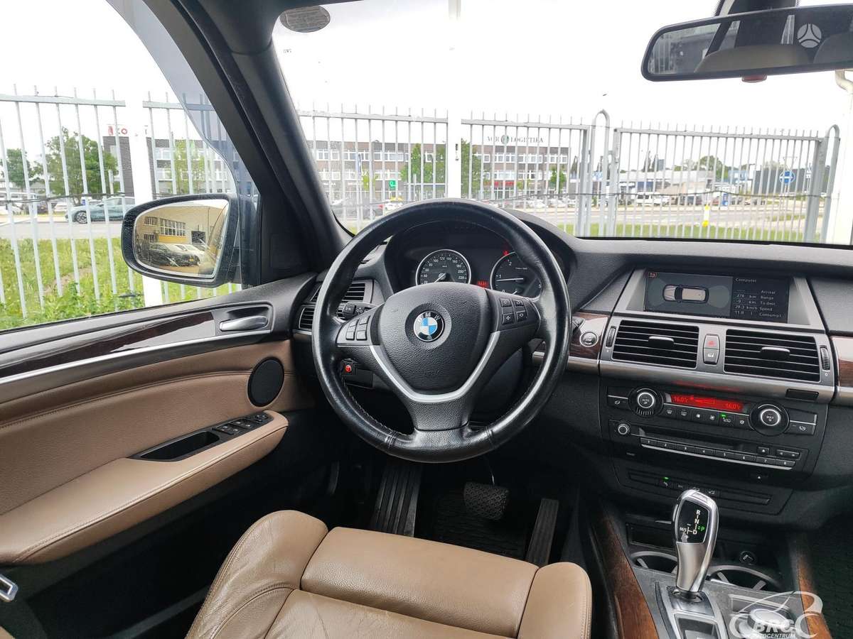 BMW X5 2009 — двигун 2993 cm³, 286 HP (210kW)