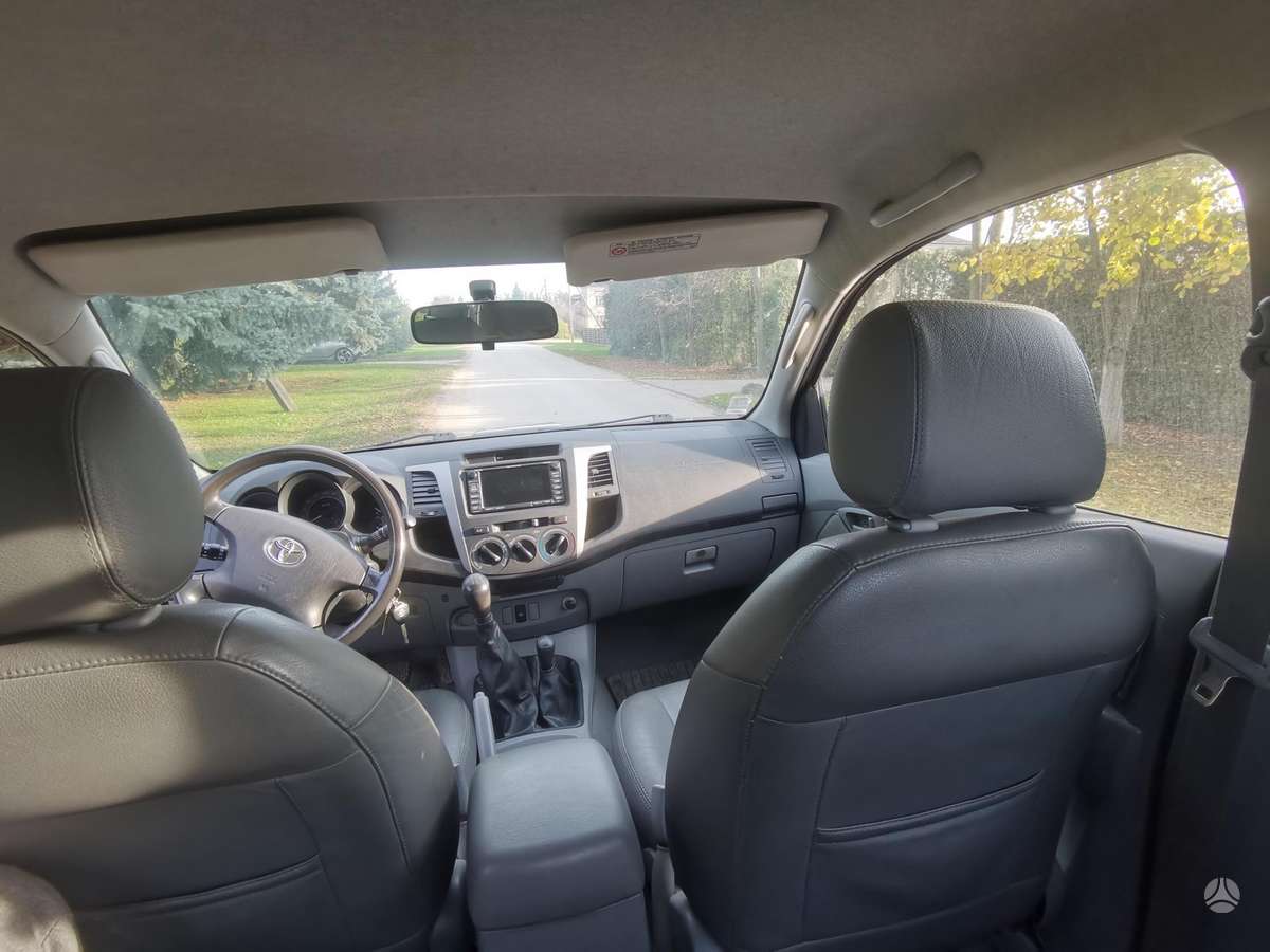 Toyota Hilux 2007 — photo 12
