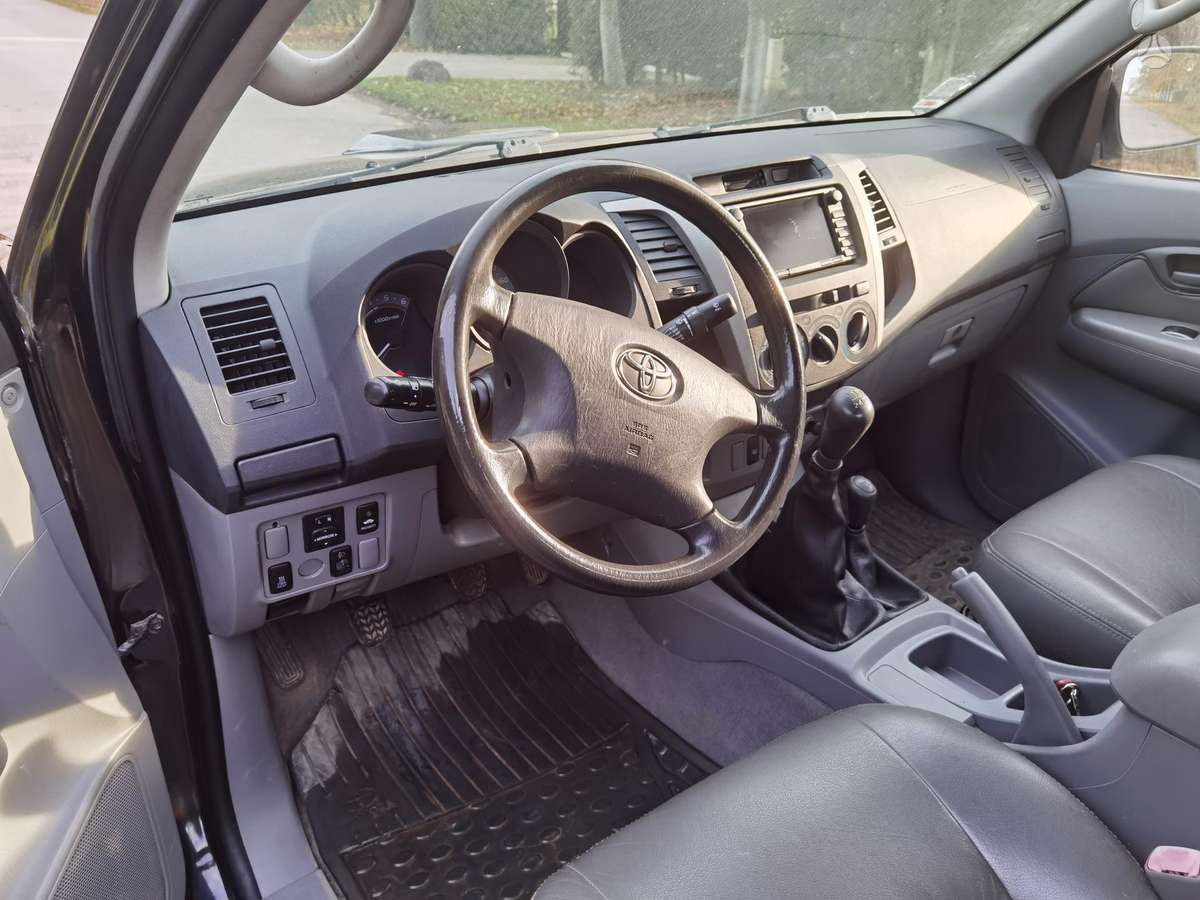 Toyota Hilux 2007 — photo 26