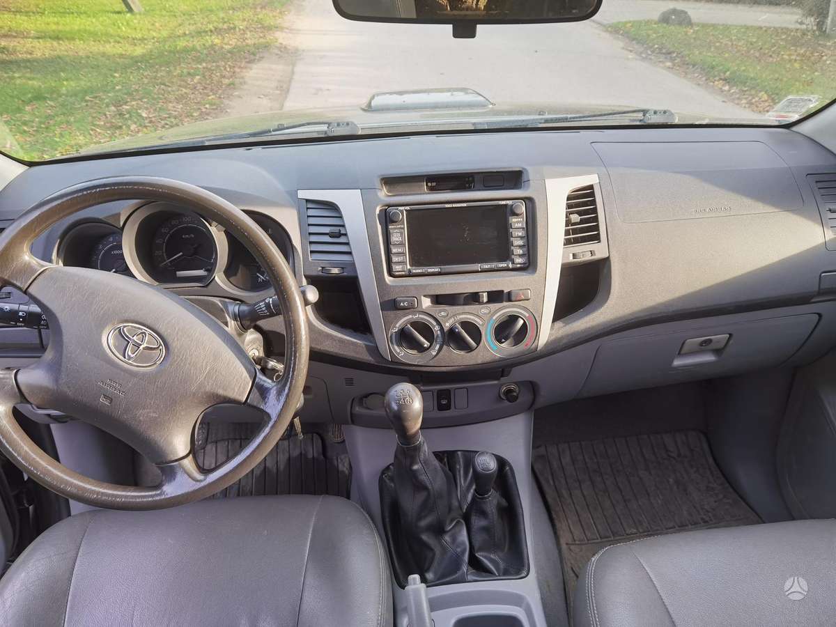Toyota Hilux 2007 — photo 27