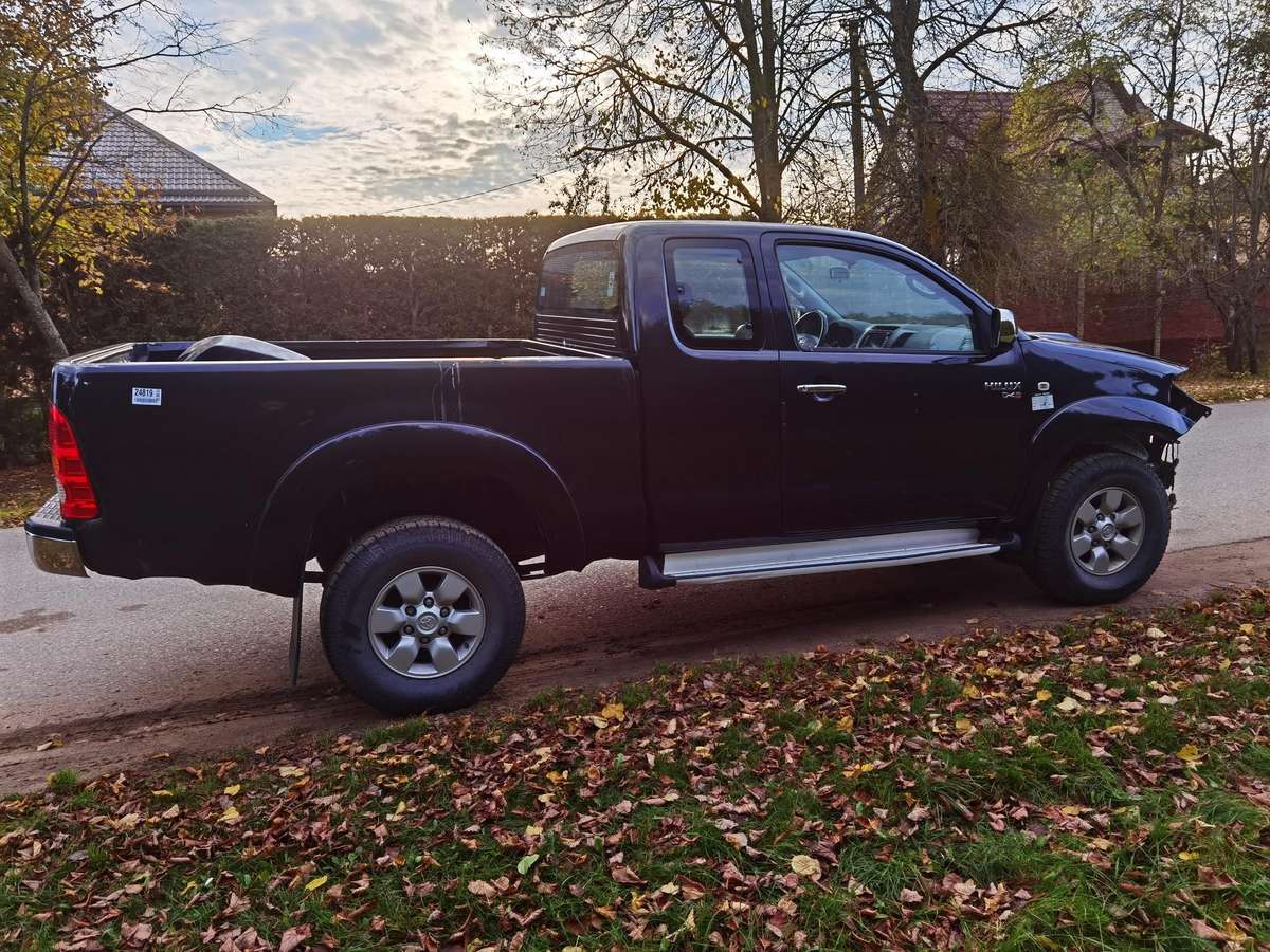 Toyota Hilux 2007 — photo 38