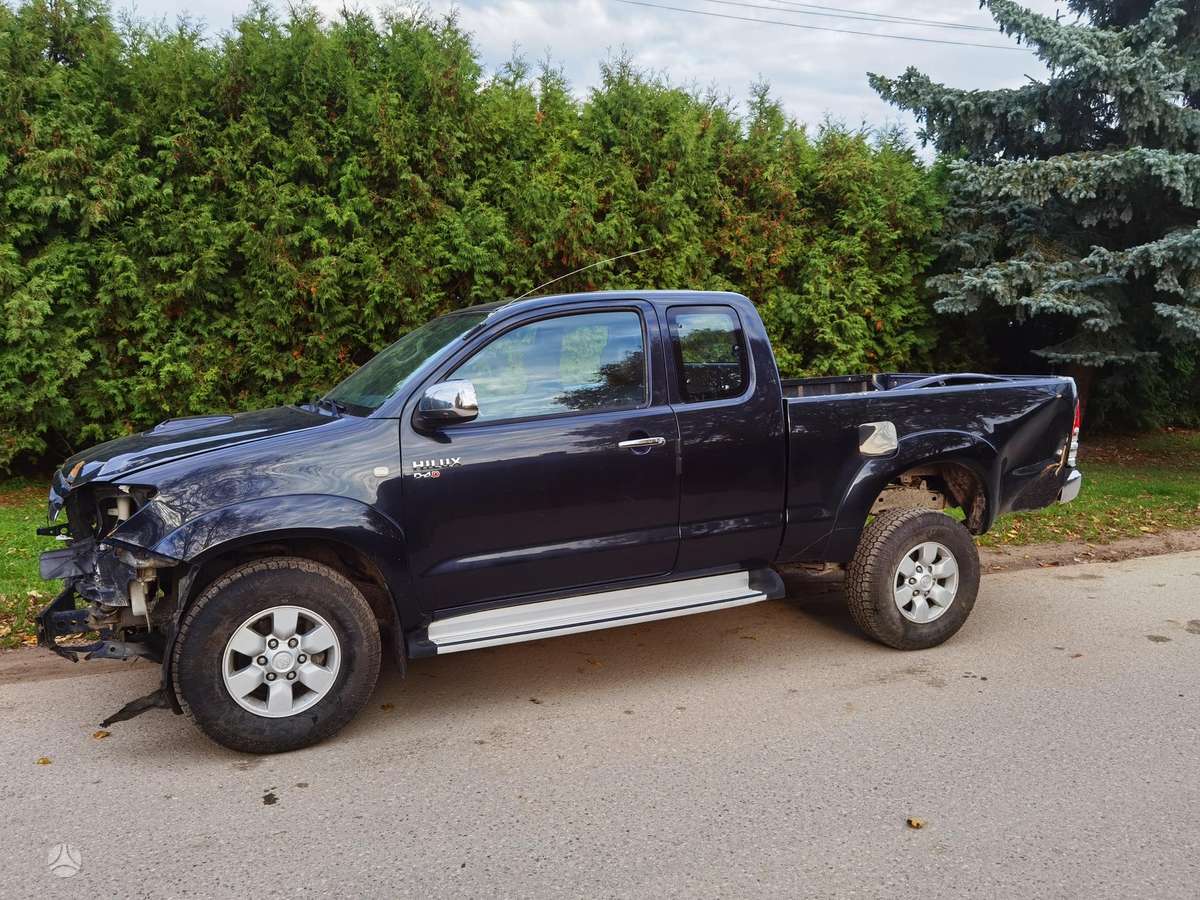 Toyota Hilux 2007 — engine 2494 cm³, 120 HP (88kW)