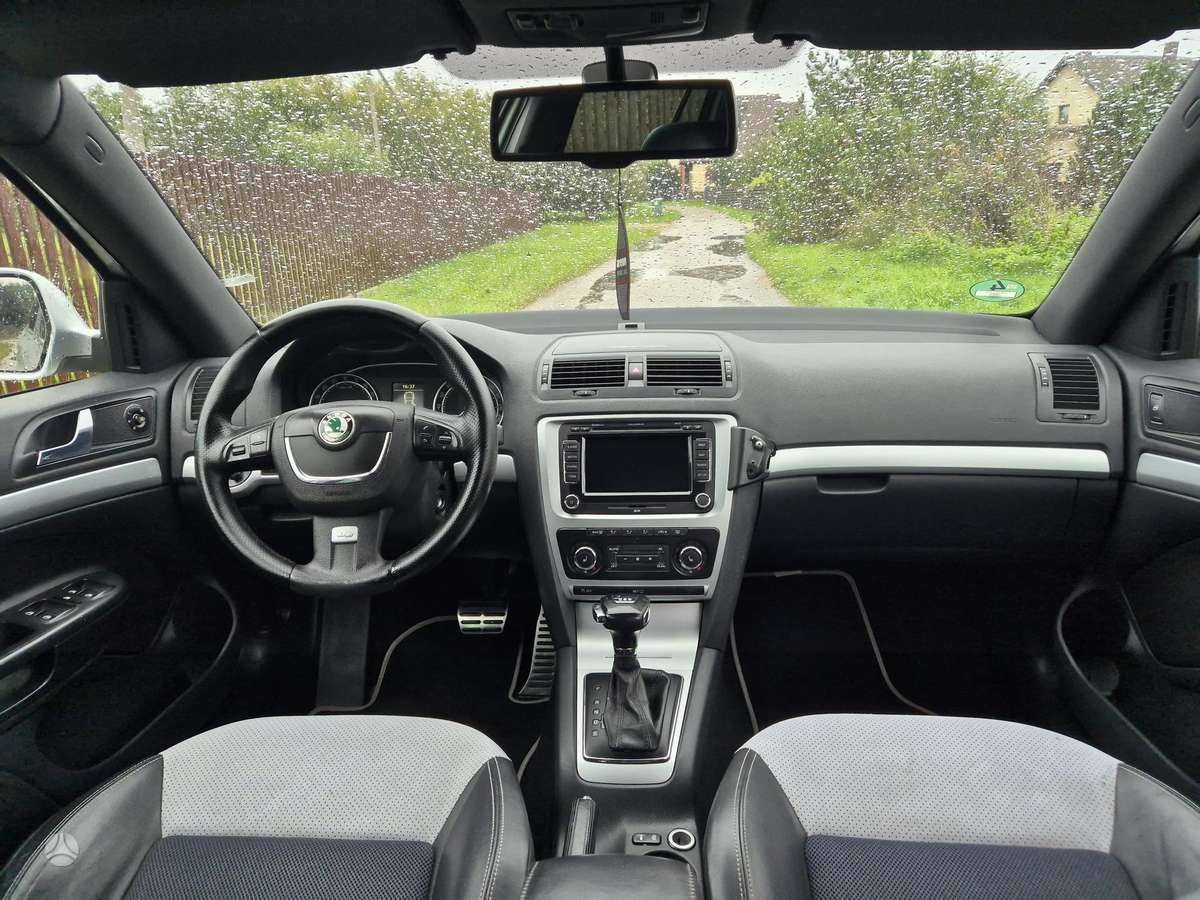 Skoda Octavia 2010 — photo 16