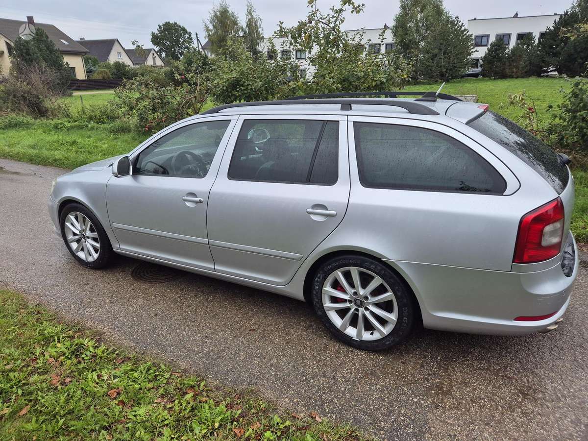 Skoda Octavia 2010 — engine 2000 cm³, 170 HP (125kW)