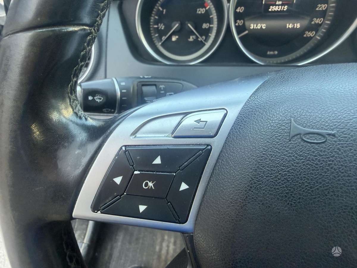 Mercedes-Benz C220 2013 — photo 18