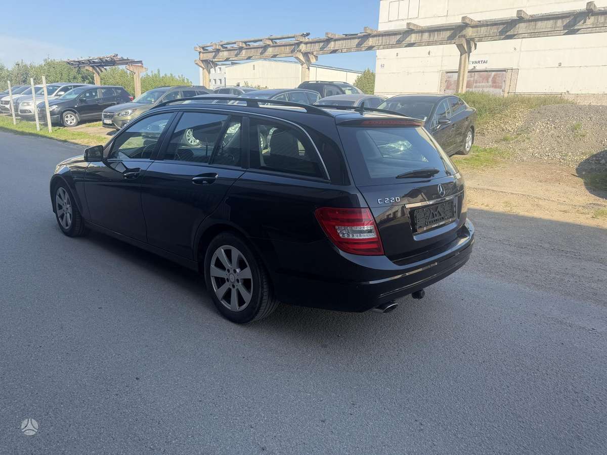 Mercedes-Benz C220 2013 — photo 8