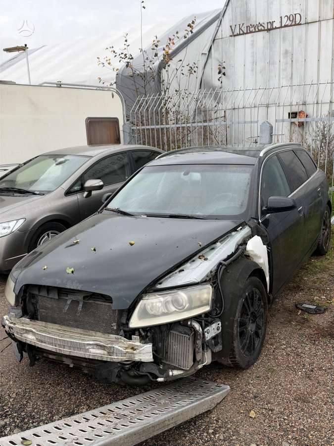 Audi A6 2006 — салон