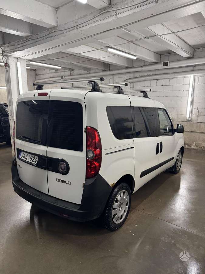 Fiat Doblo 2012 — interior