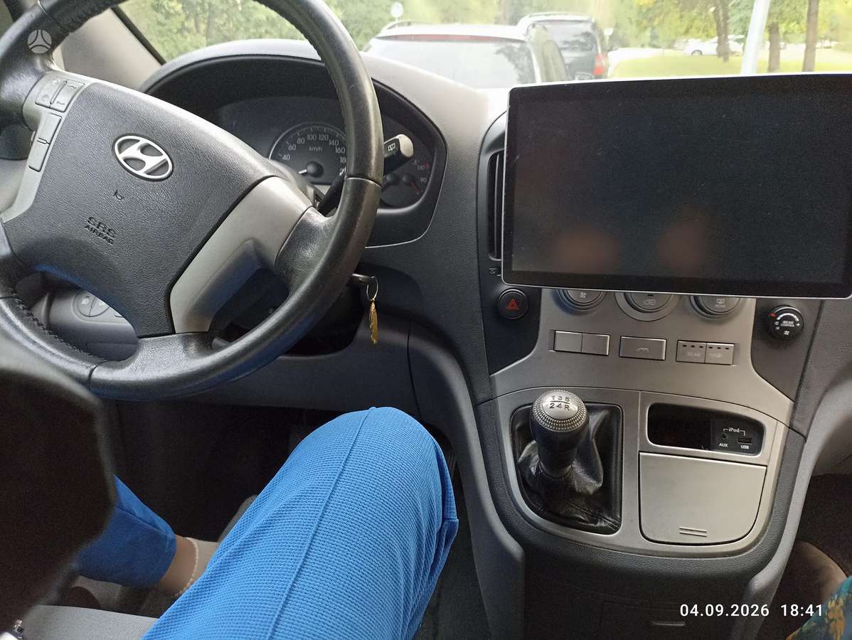 Hyundai H1 2010 — photo 10