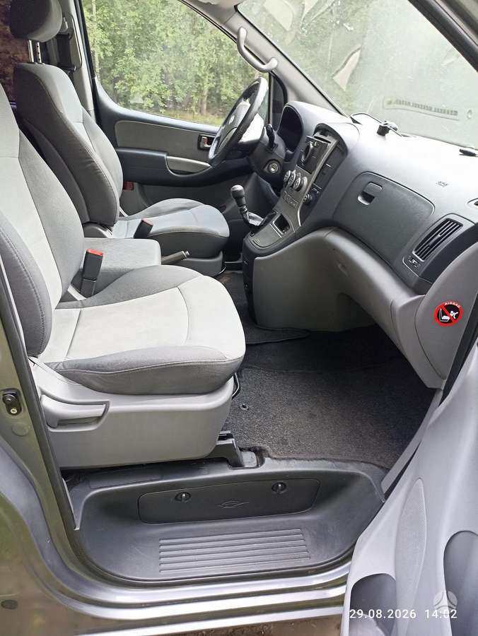 Hyundai H1 2010 — rear view