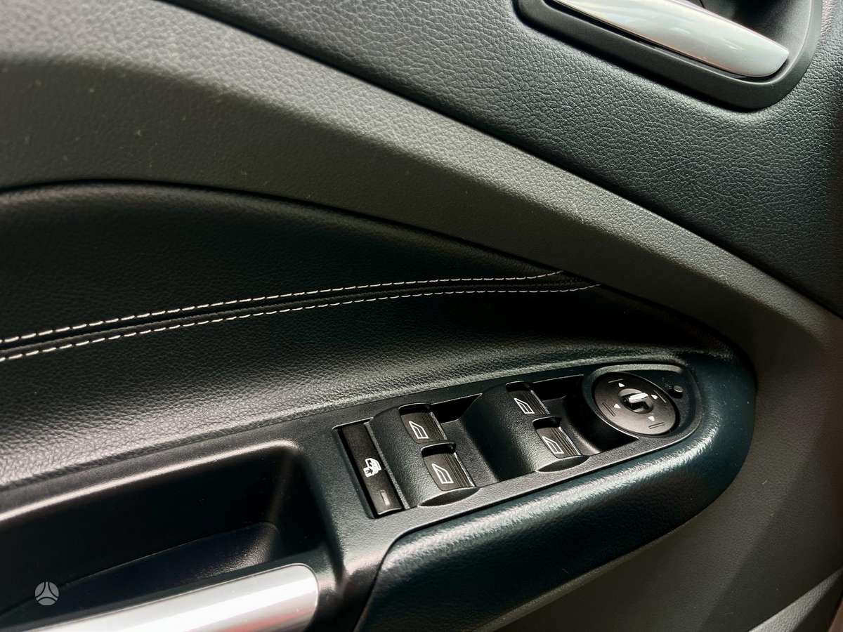 Ford C-MAX 2012 — photo 10