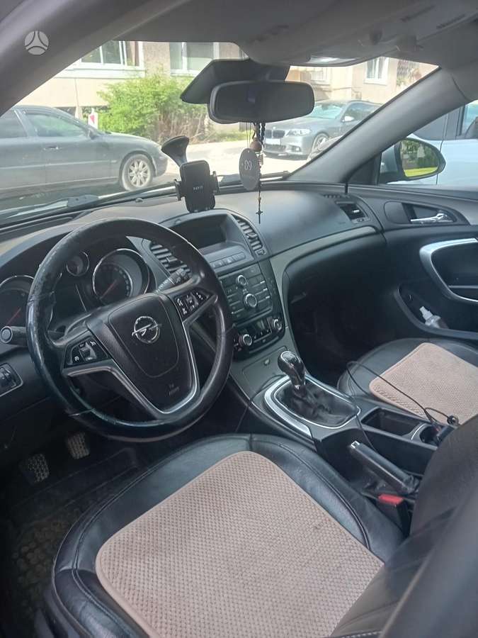 Opel Insignia 2011 — photo 16