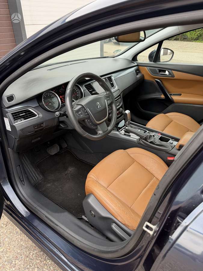 Peugeot 508 2011 — photo 24