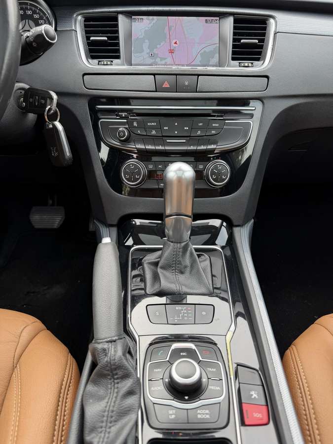 Peugeot 508 2011 — photo 37