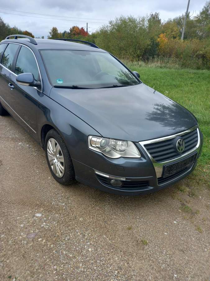 Volkswagen Passat 2010 — вигляд ззаду