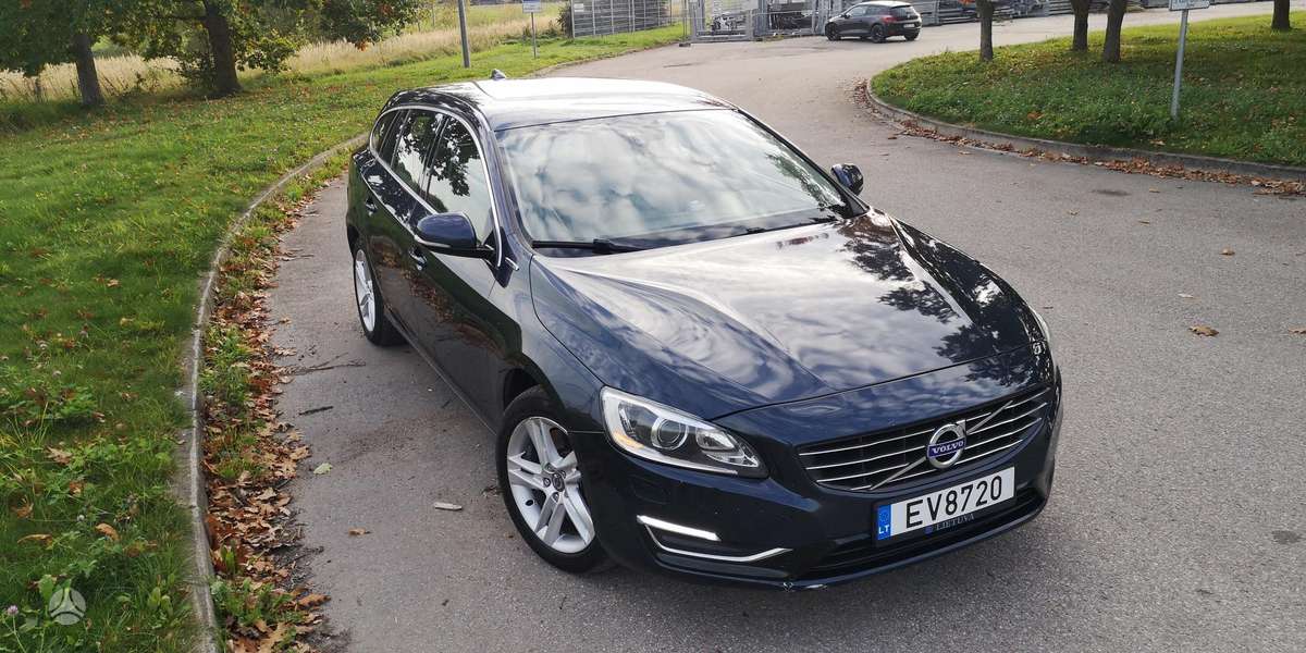 Volvo V60 2013 — вигляд ззаду