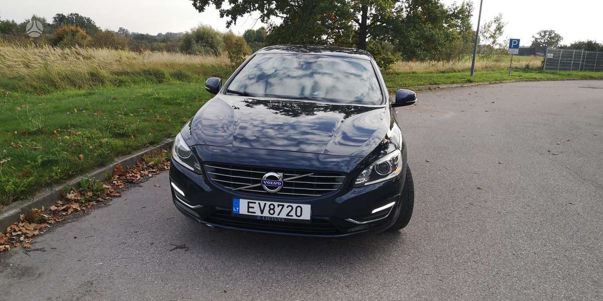 Volvo V60 2013 — салон