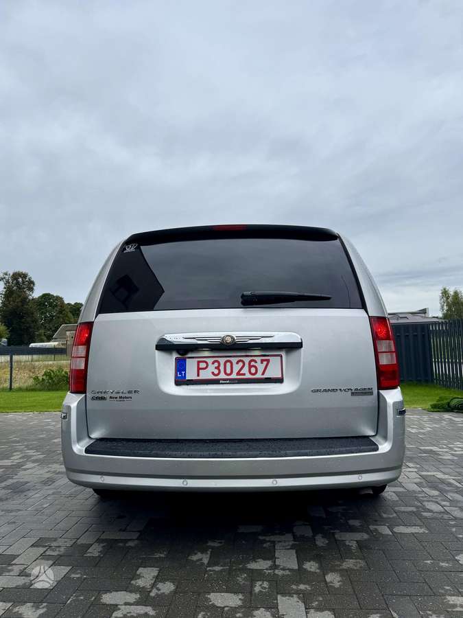 Chrysler Grand 2010 — photo 9