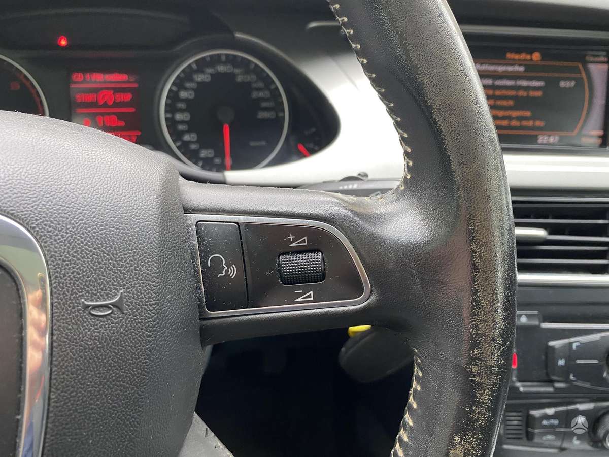 Audi A4 2009 — photo 11