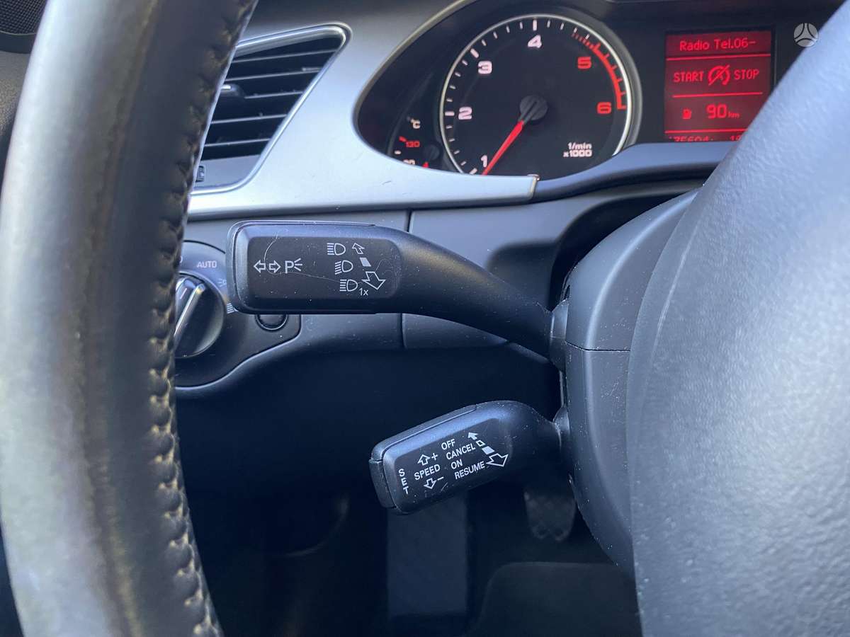 Audi A4 2009 — photo 12