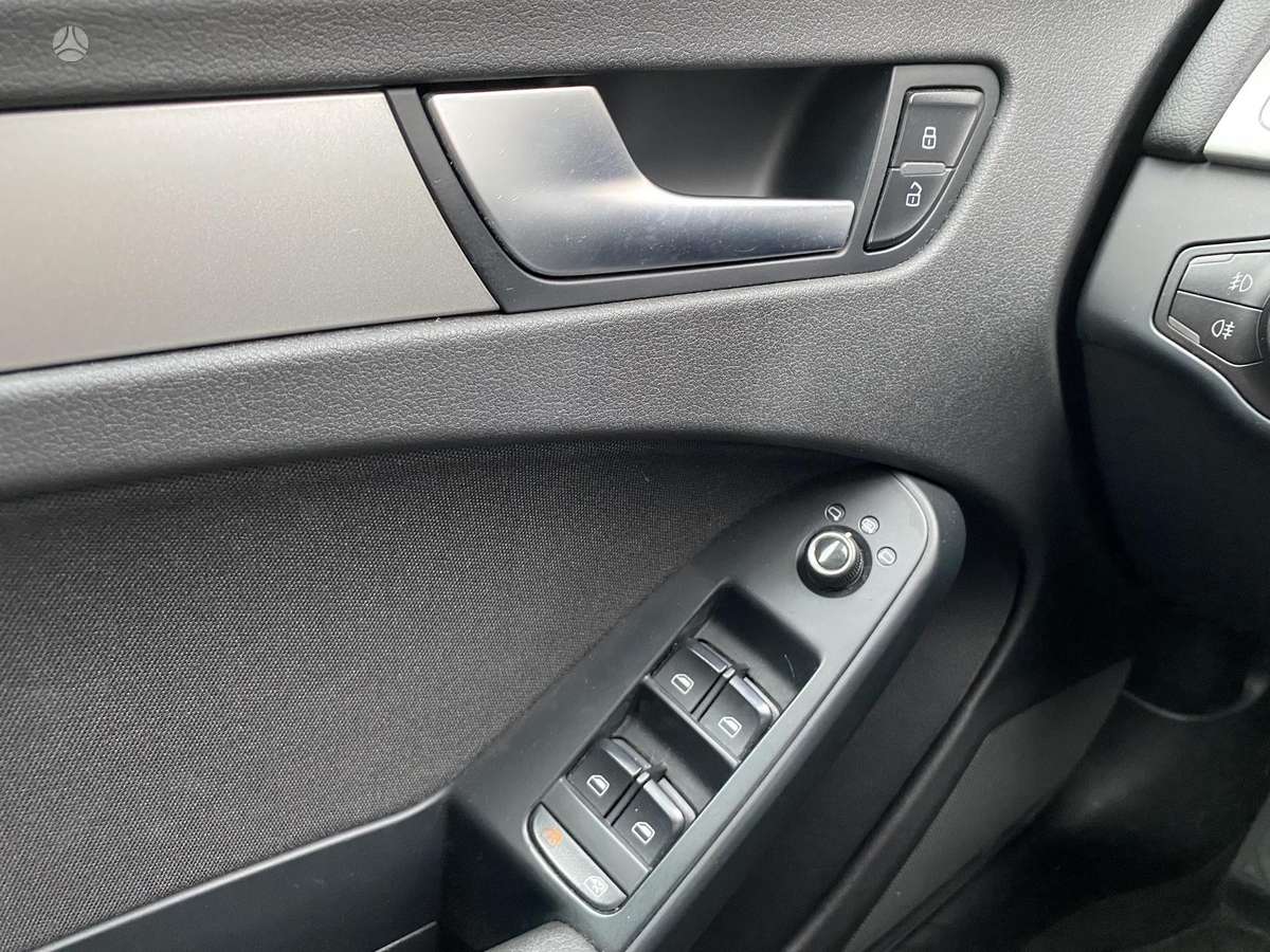 Audi A4 2009 — photo 14