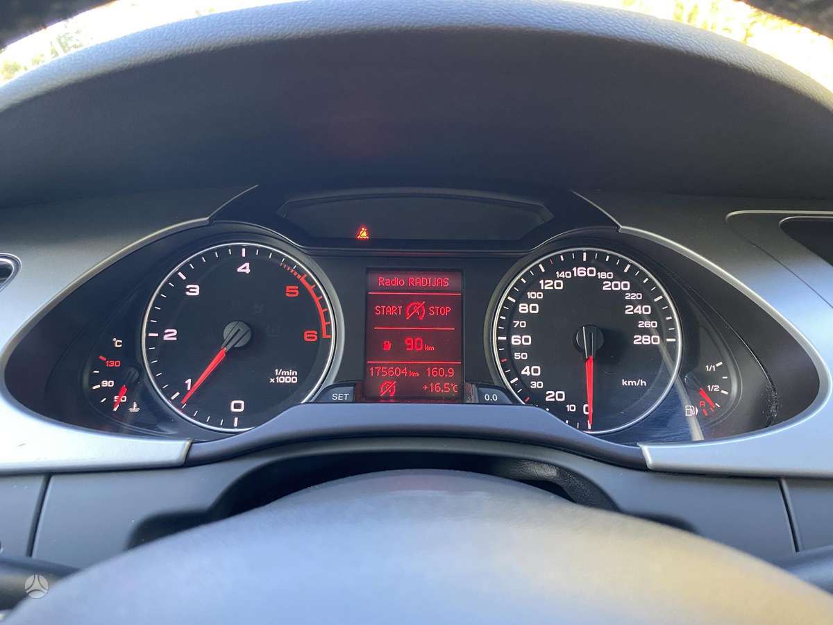 Audi A4 2009 — photo 16