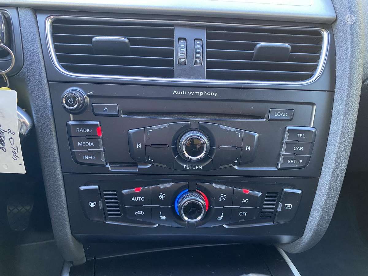 Audi A4 2009 — photo 18