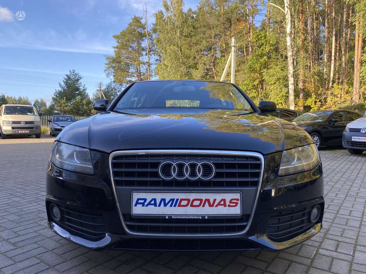 Audi A4 2009 — rear view