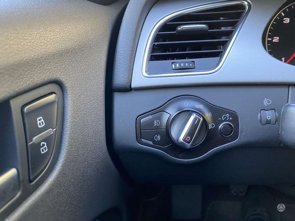 Audi A4 2009 — photo 20
