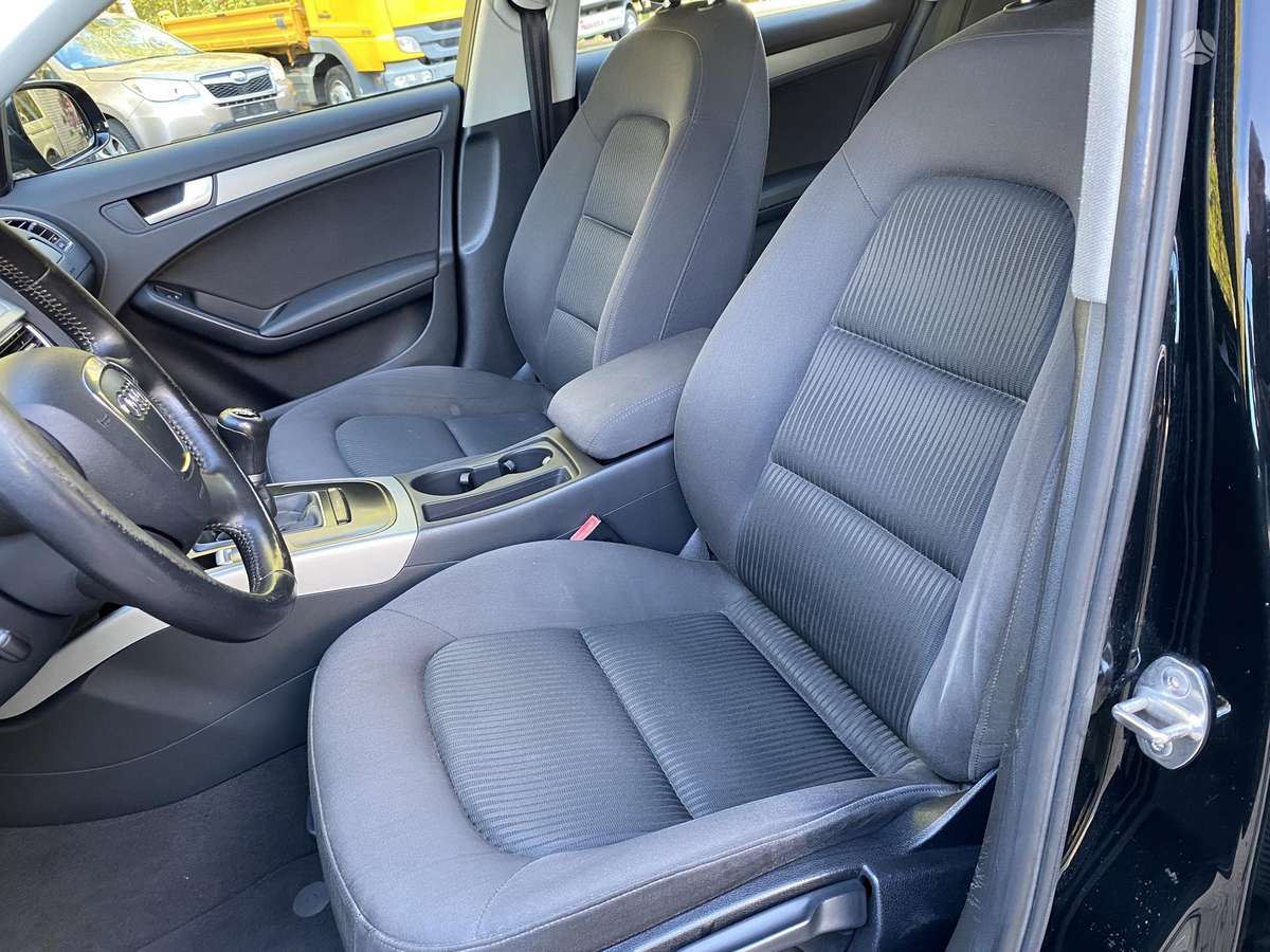 Audi A4 2009 — photo 21