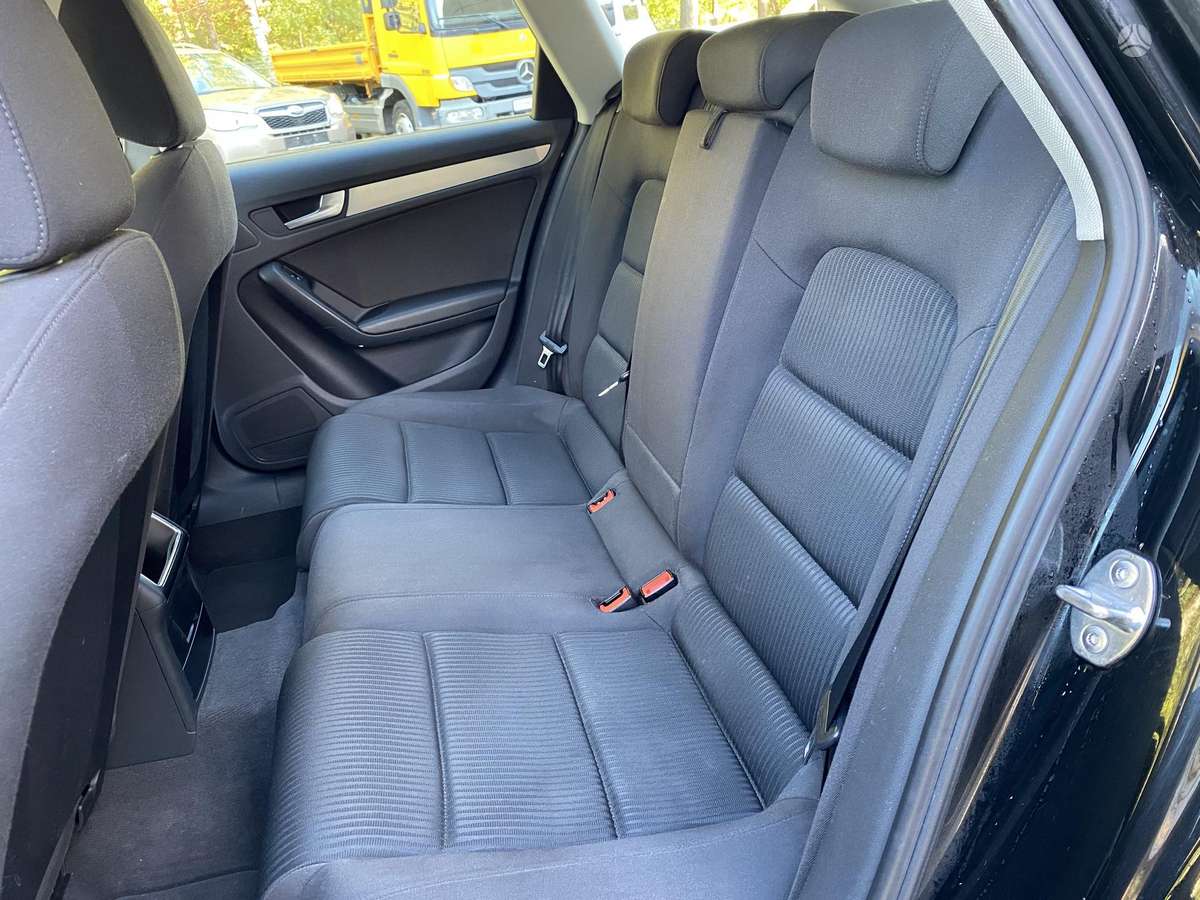 Audi A4 2009 — photo 24
