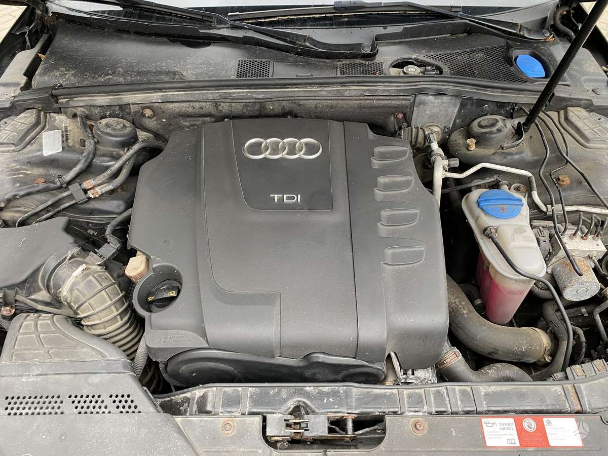 Audi A4 2009 — photo 8