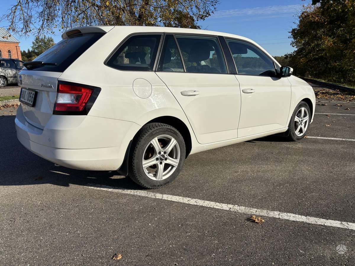 Skoda Fabia 2015 — interior