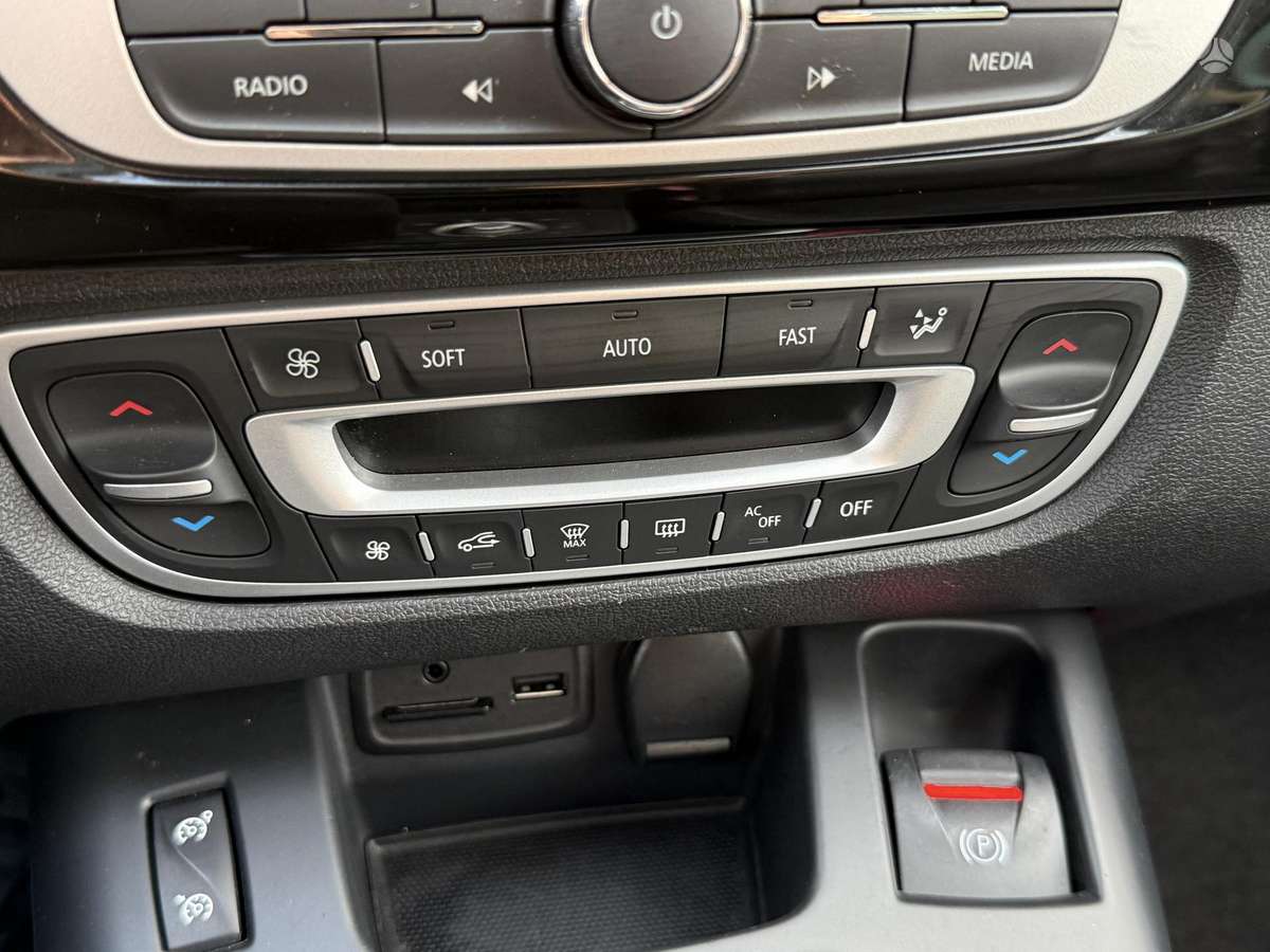 Renault Grand 2014 — photo 15