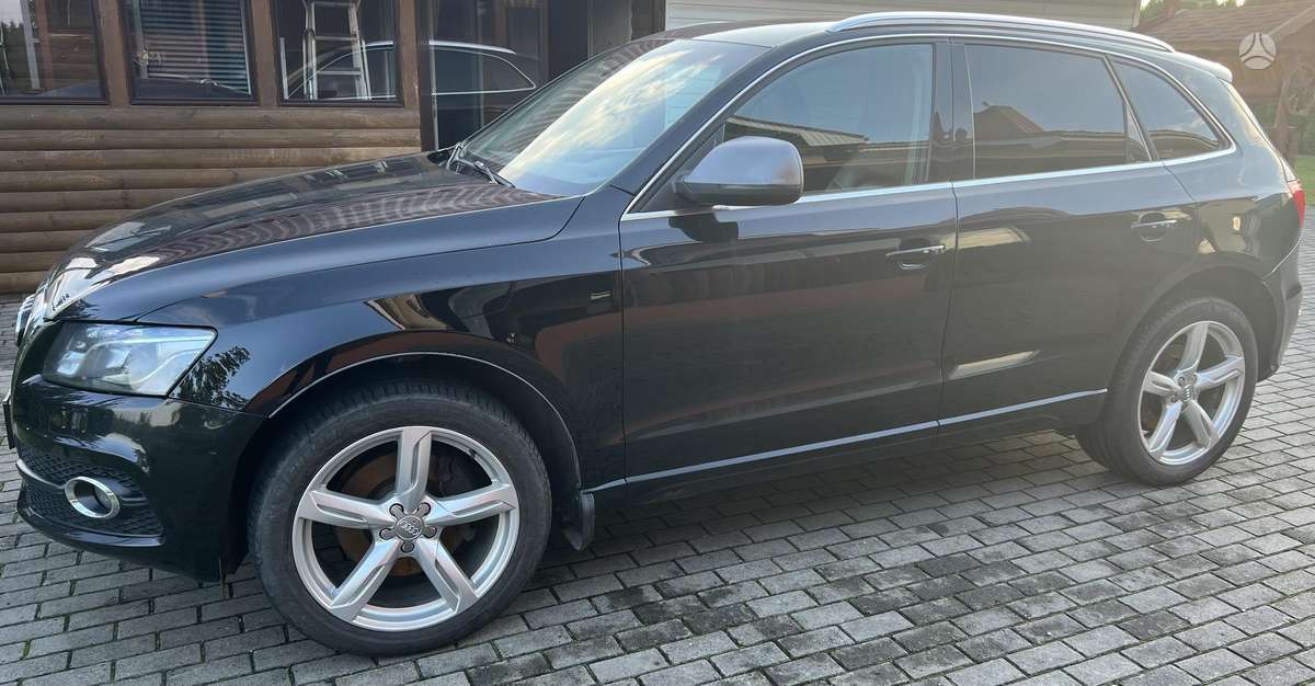 Audi Q5 2009 — interior