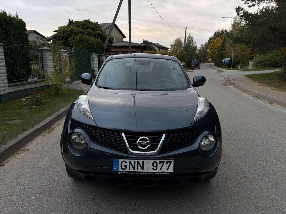 Nissan Juke 2013 — interior