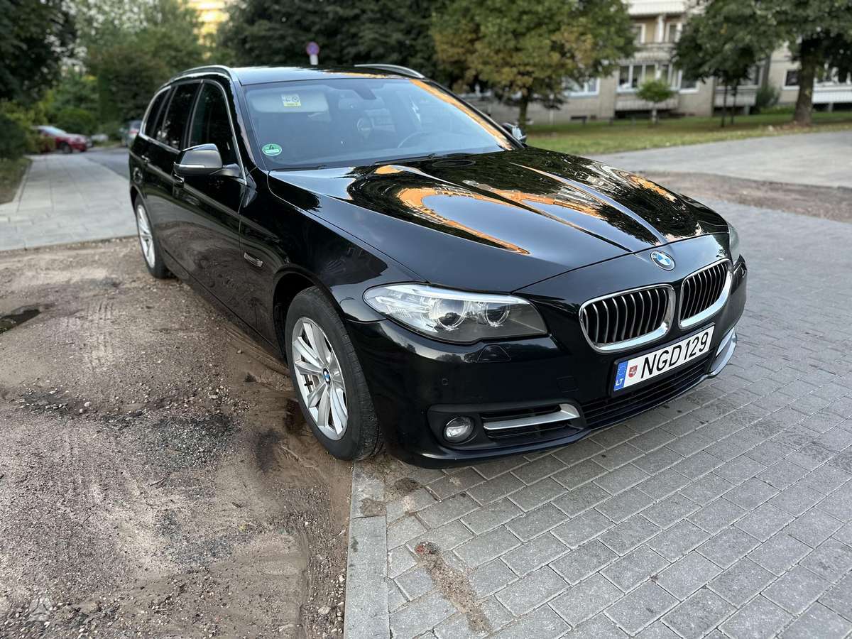 BMW 530 2014 — rear view